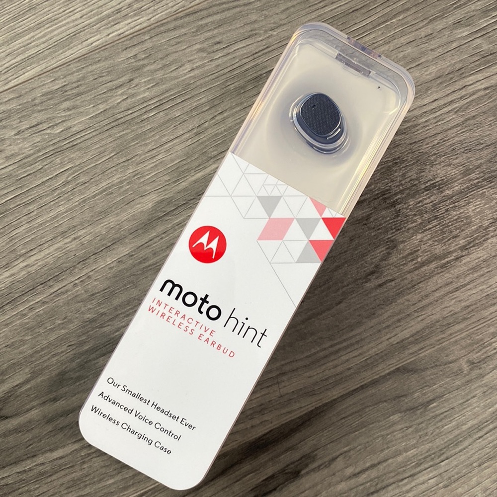 Brand new sealed Motorola moto hint wireless Bluetooth earbud